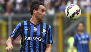 BERGAMO, ITALY - MAY 03: Luca Cigarini of Atalanta BC in action during the Serie A match between Atalanta BC and SS Lazio at Stadio Atleti Azzurri d'Italia on May 3, 2015 in Bergamo, Italy. (Photo by Marco Luzzani/Getty Images)