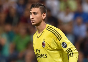 REGGIO NELL'EMILIA, ITALY - AUGUST 12: Gianluigi Donnarumma of Milan in action during the TIM pre-season tournament match between AC Milan and US Sassuolo Calcio at Mapei Stadium - Città del Tricolore on August 12, 2015 in Reggio nell'Emilia, Italy. (Photo by Giuseppe Bellini/Getty Images)